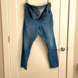 Light blue wash plus size jeans